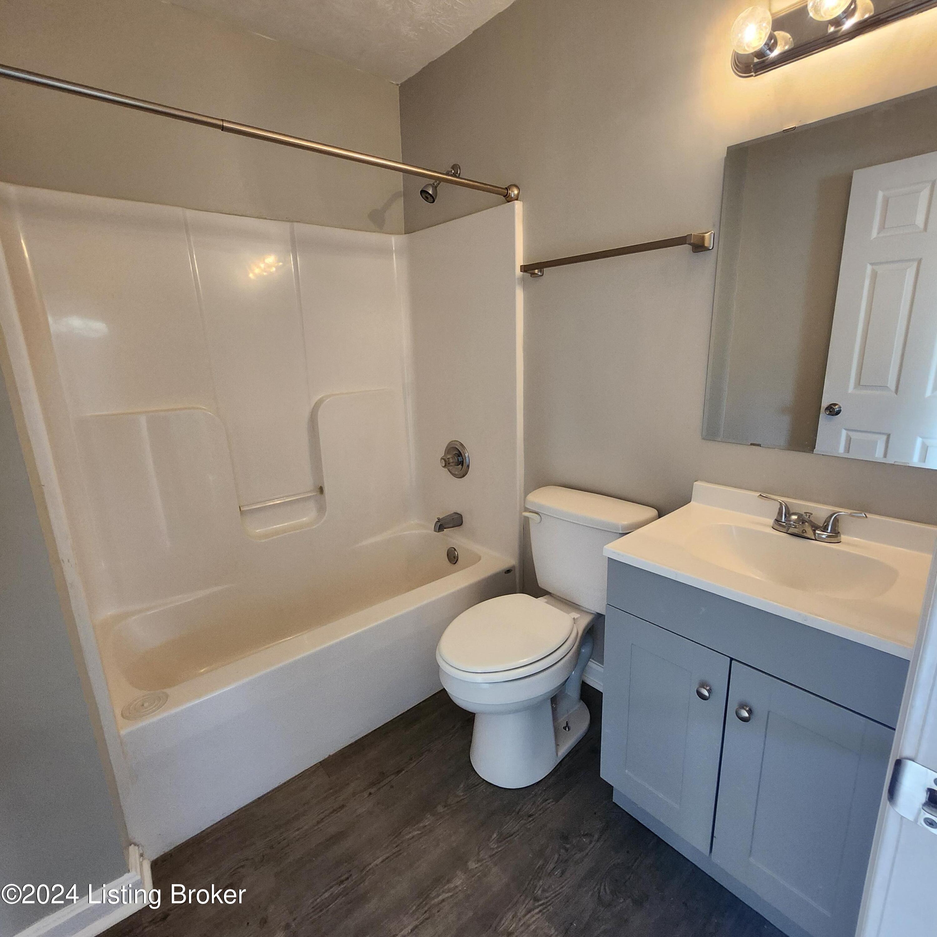 1542 Loney Ln