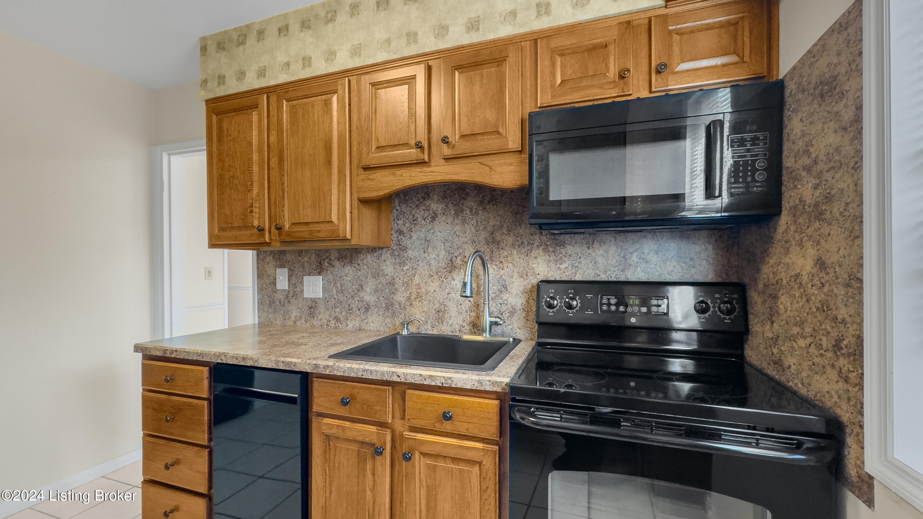 114 Crescent Ave Apt. B