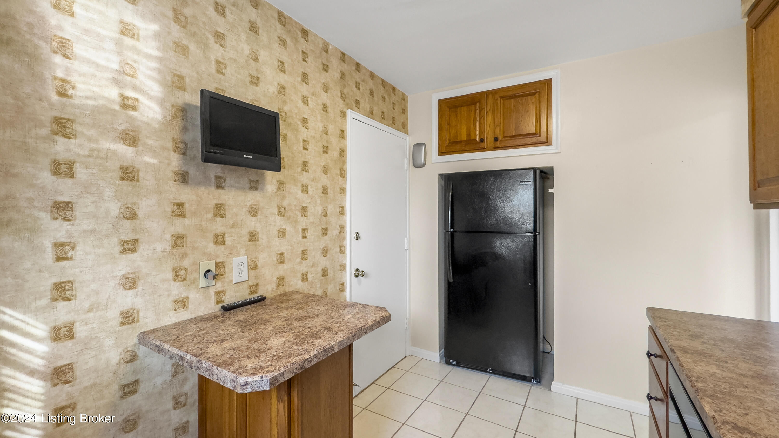 114 Crescent Ave Apt. B