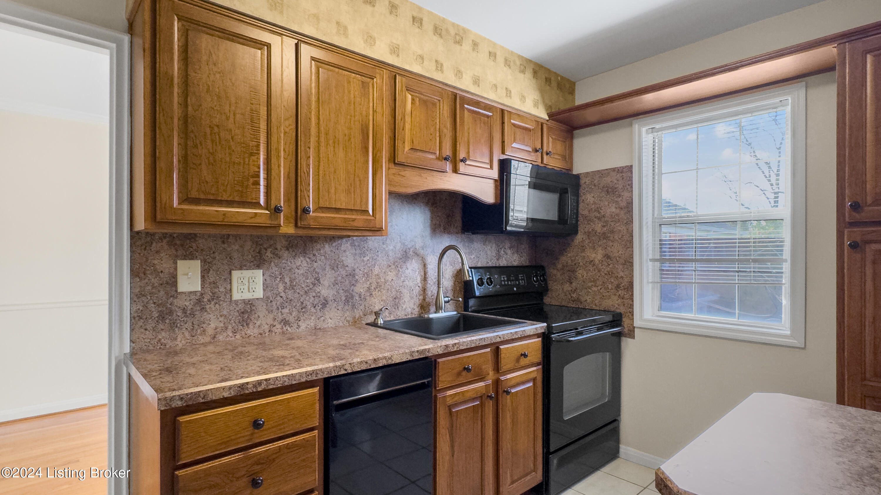 114 Crescent Ave Apt. B