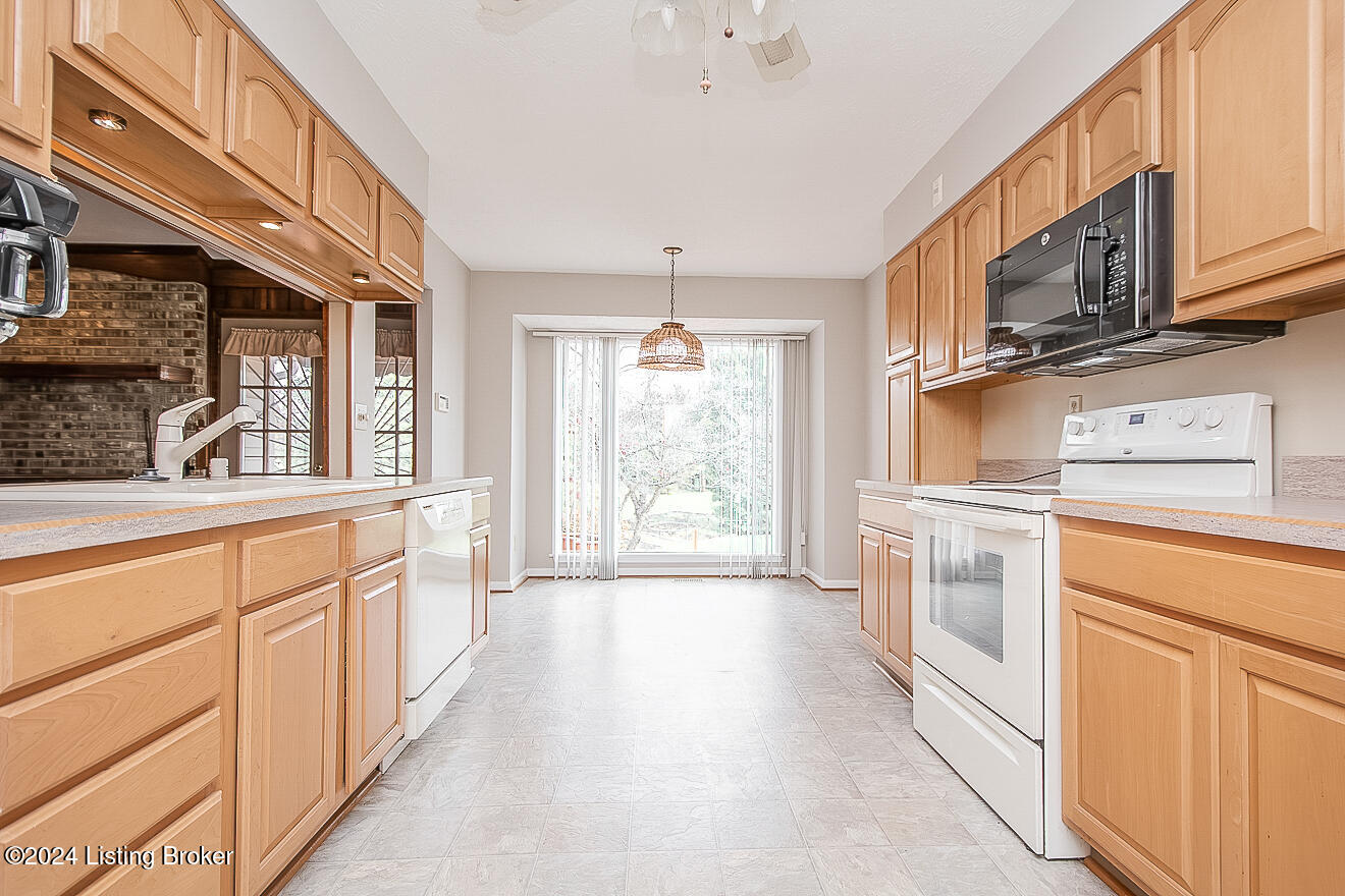 3125 Spring Breeze Ct