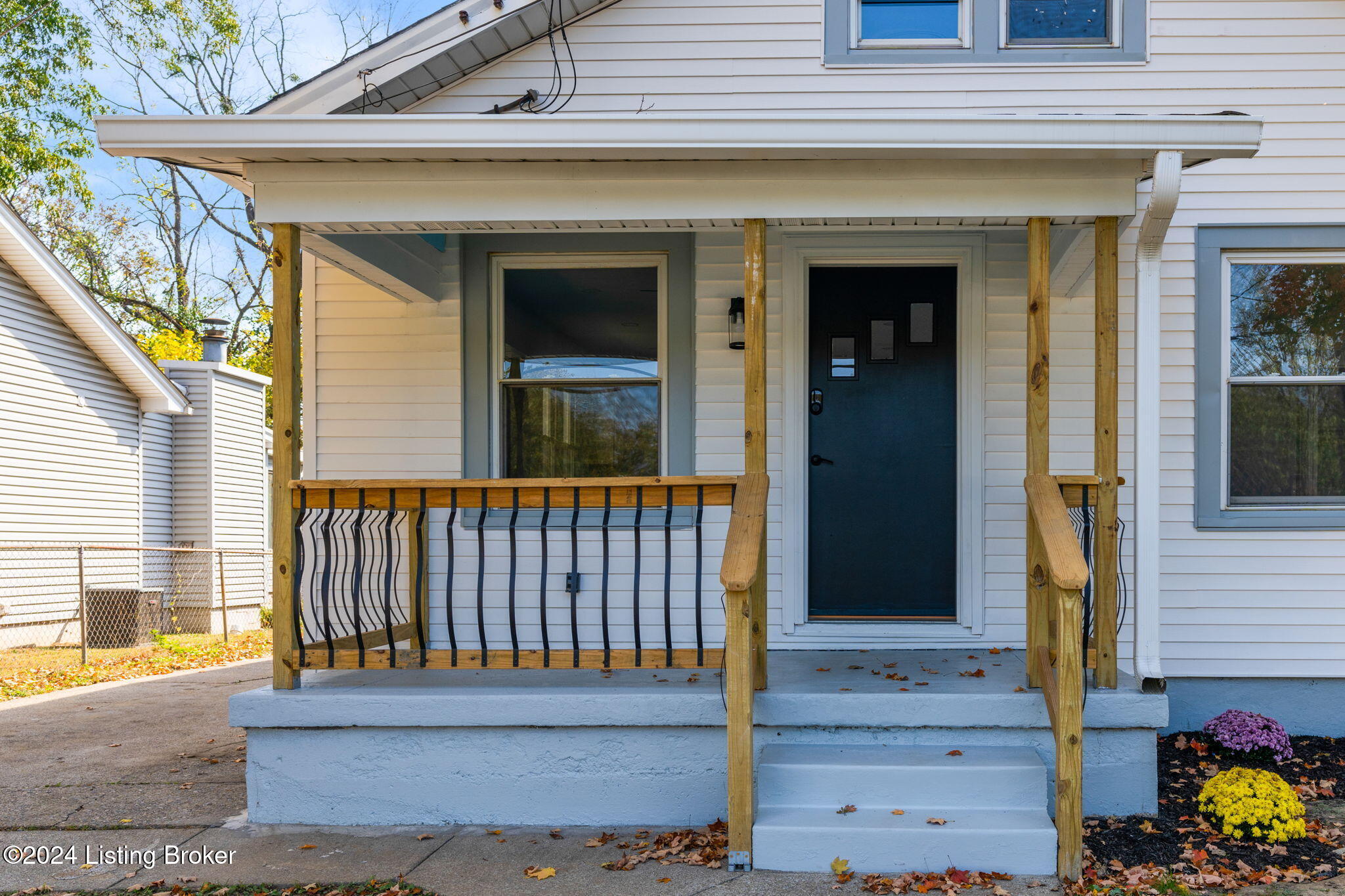 3036 University Rd
