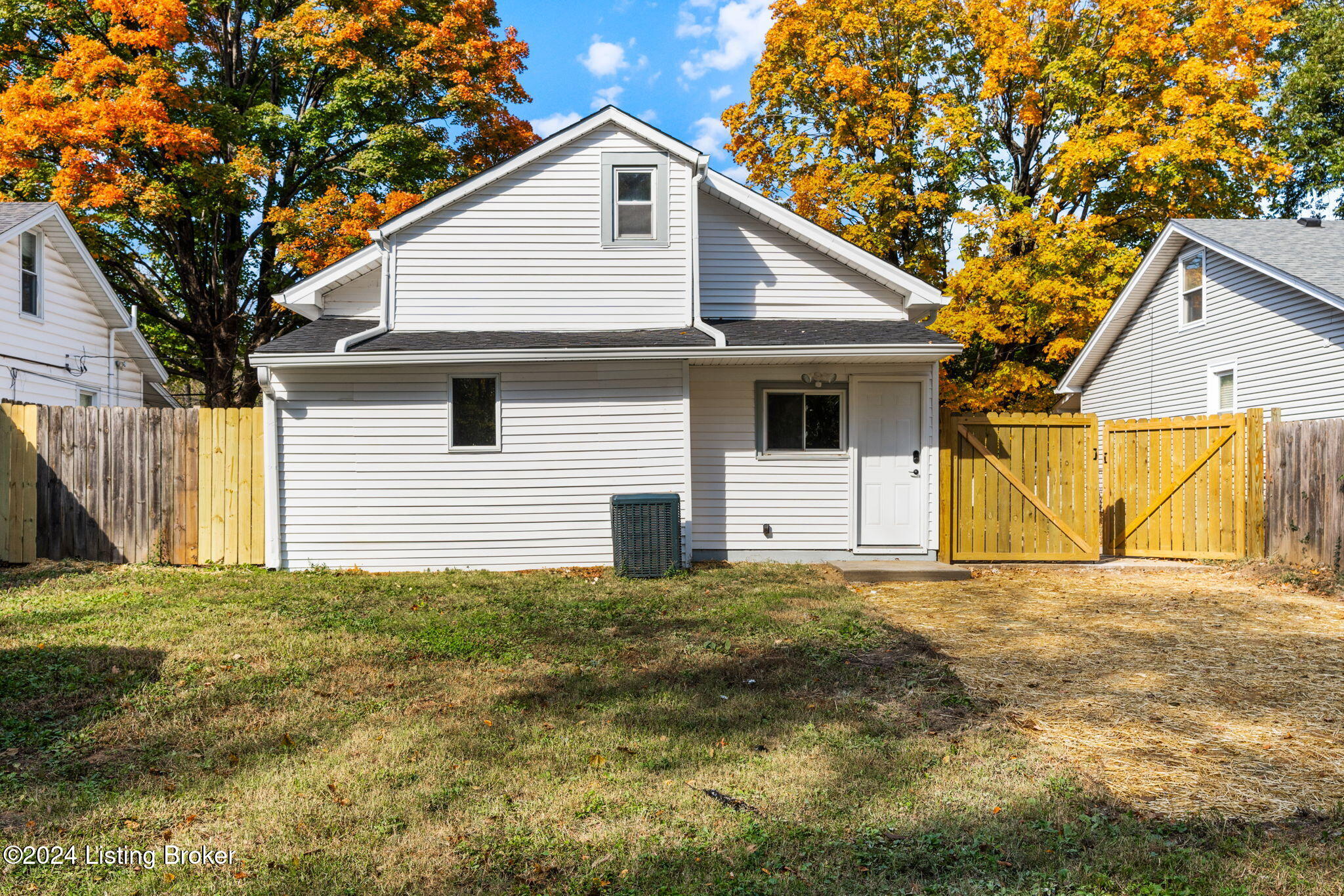 3036 University Rd