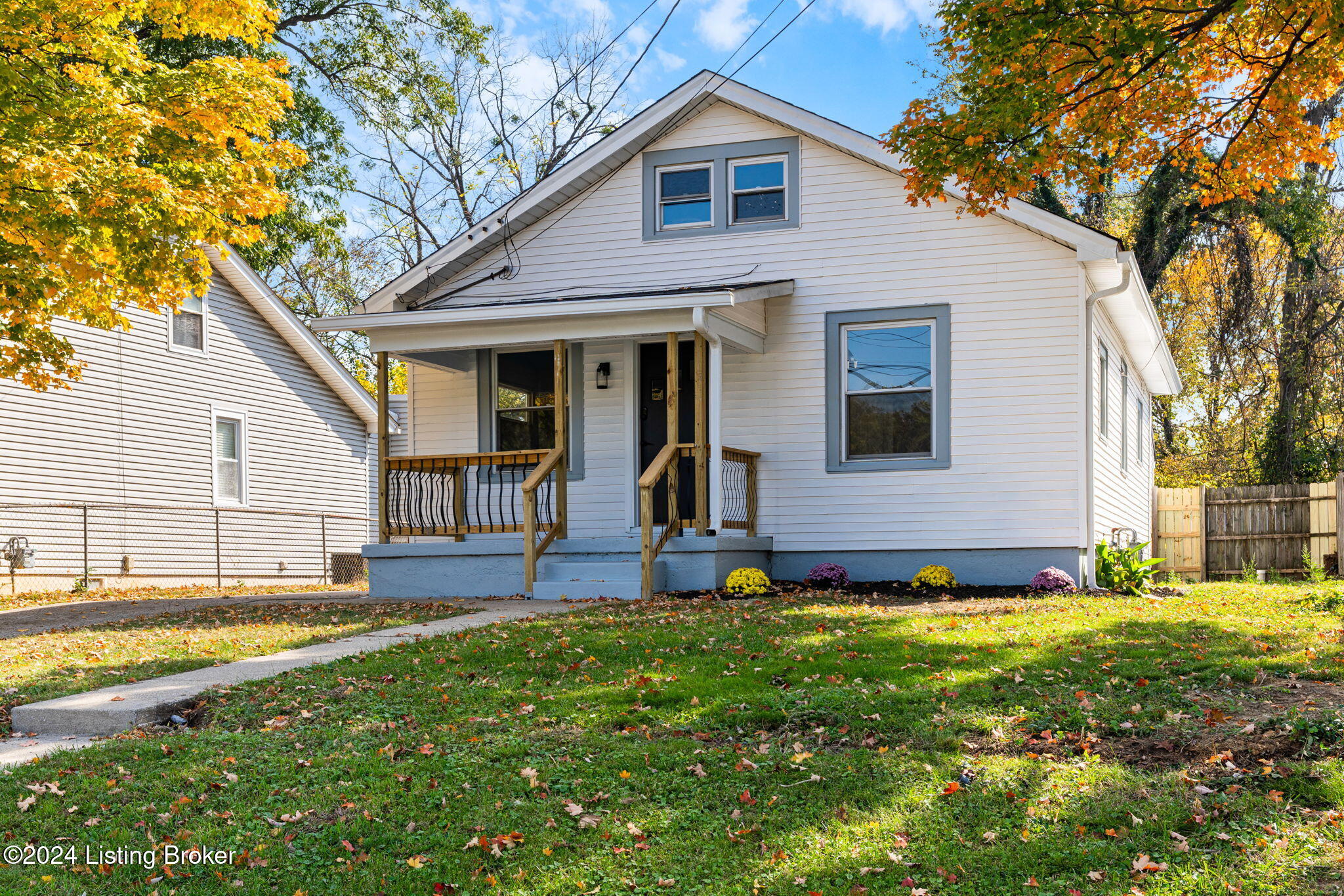 3036 University Rd