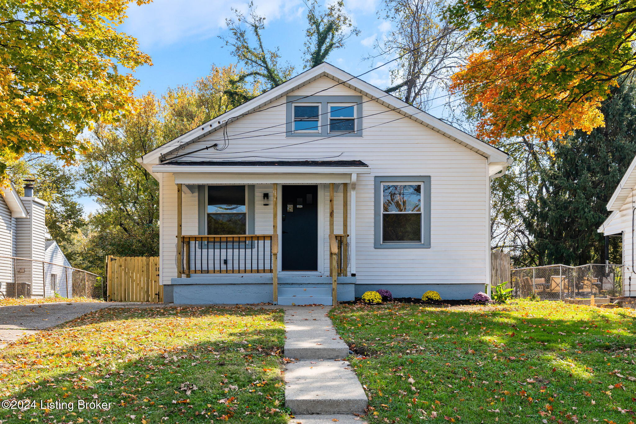 3036 University Rd