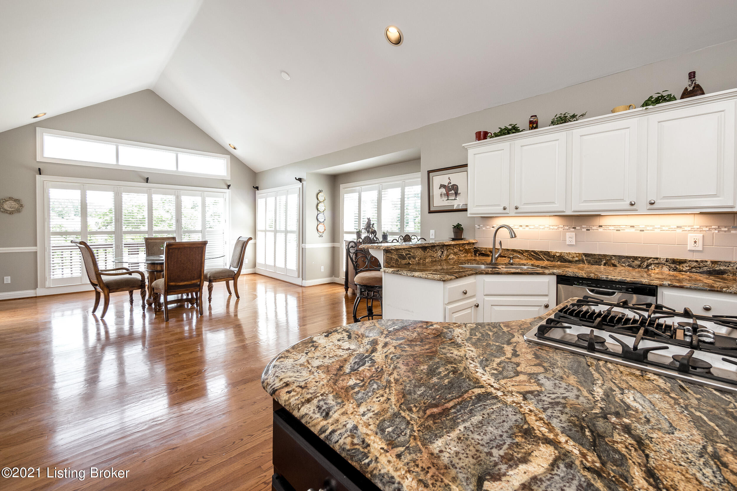 8101 Chapel Dr