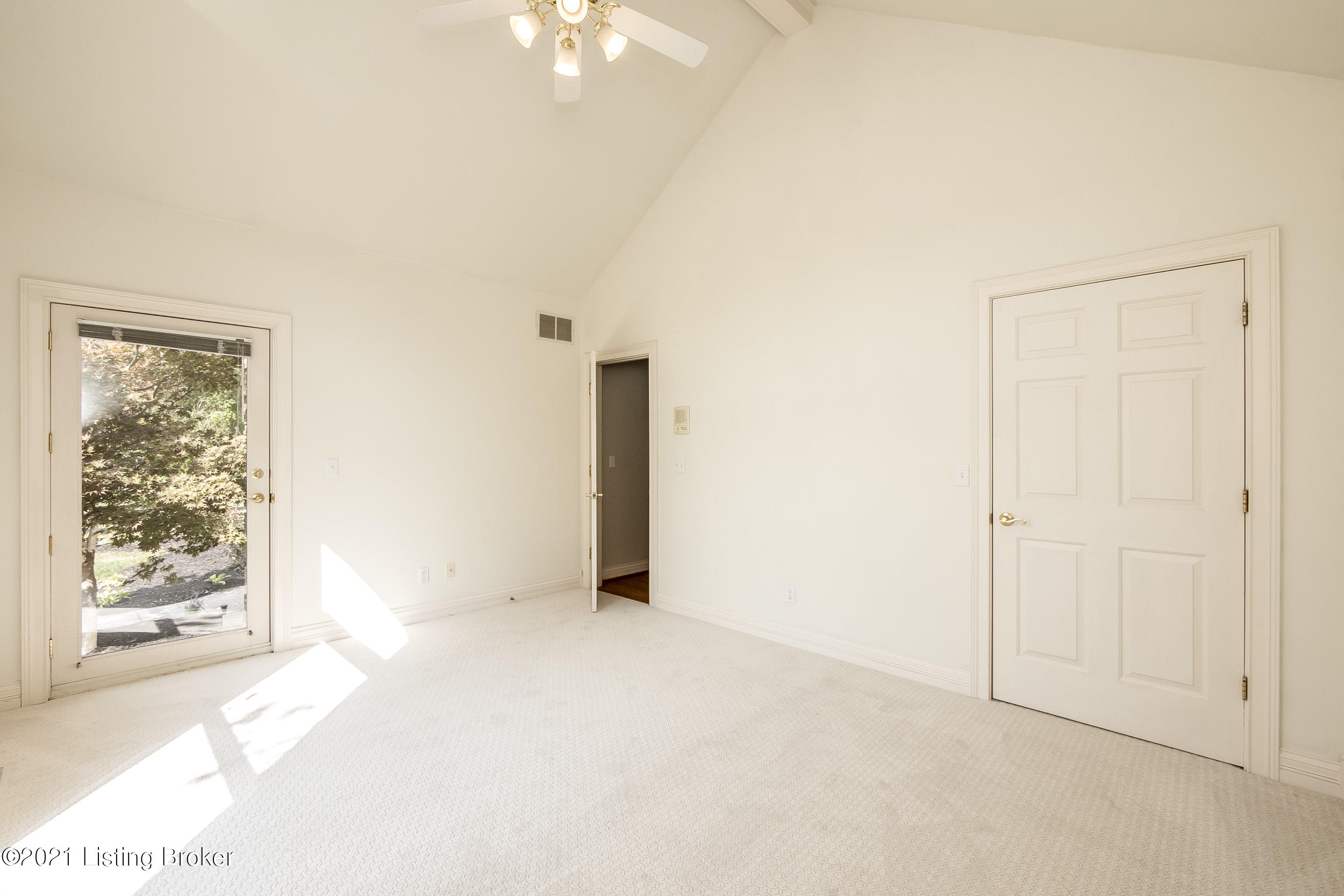 8101 Chapel Dr