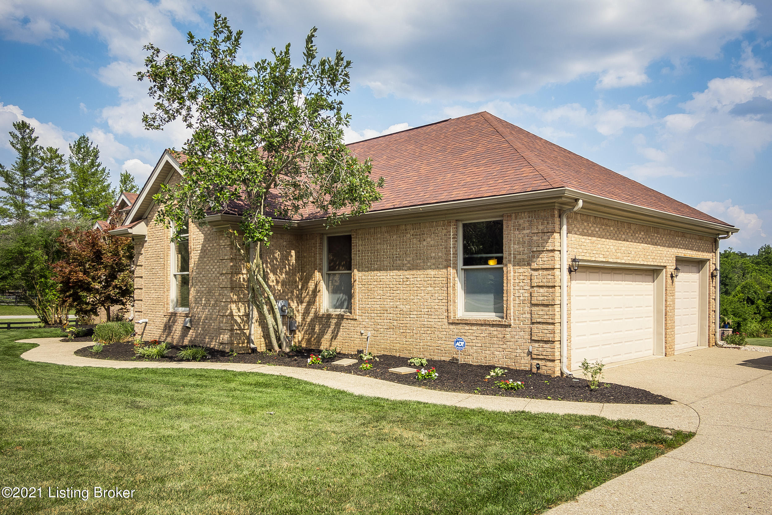 8101 Chapel Dr