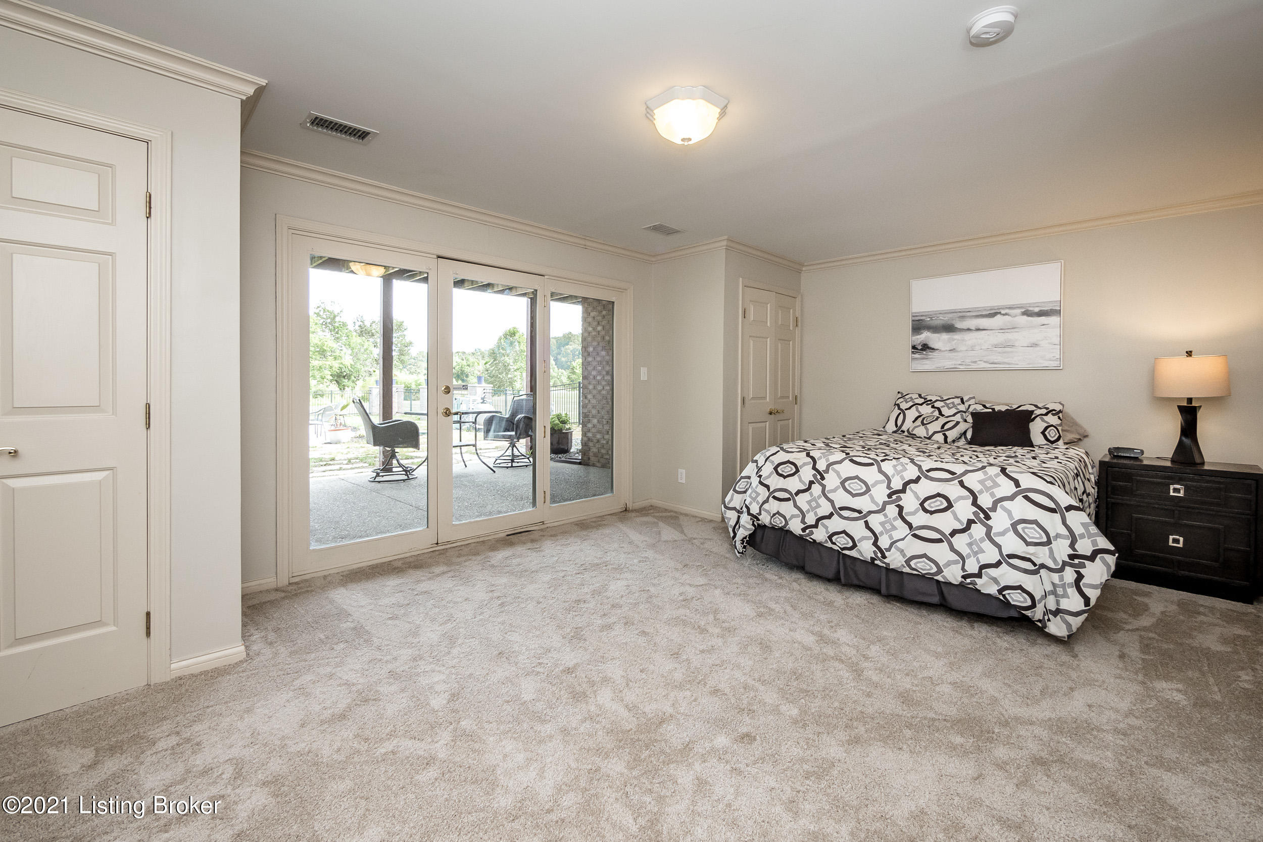 8101 Chapel Dr