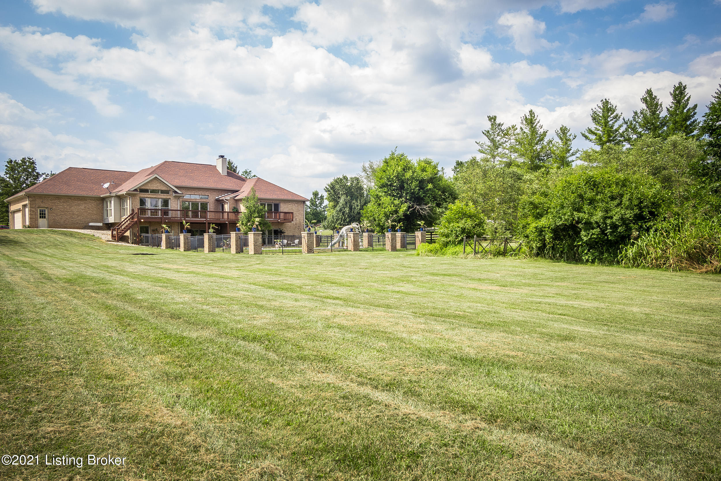 8101 Chapel Dr