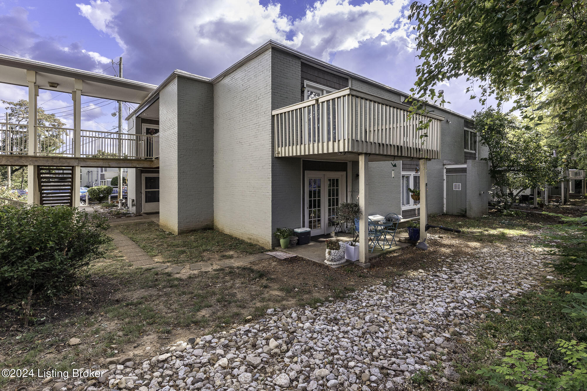 1815 Gardiner Ln, APT H72