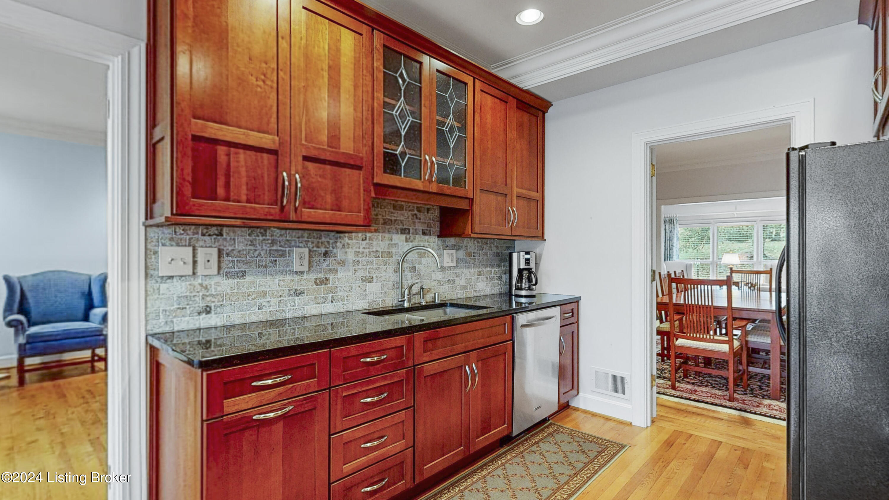 5504 Tecumseh Cir