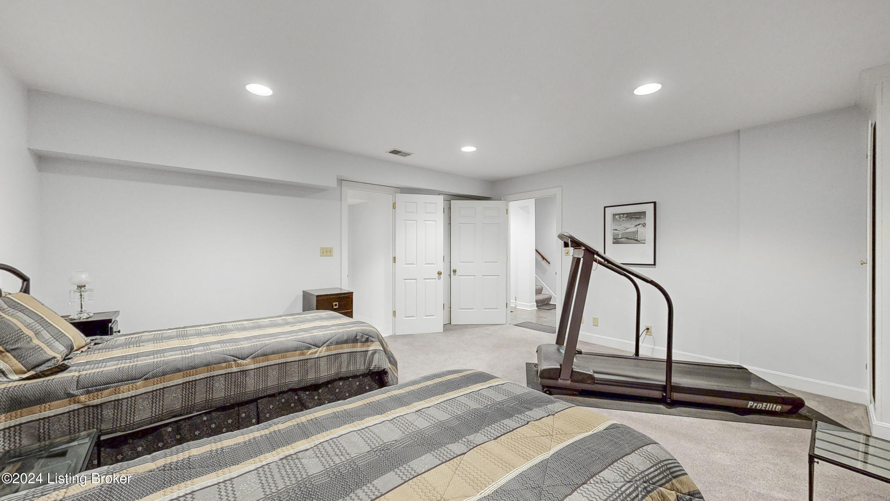5504 Tecumseh Cir
