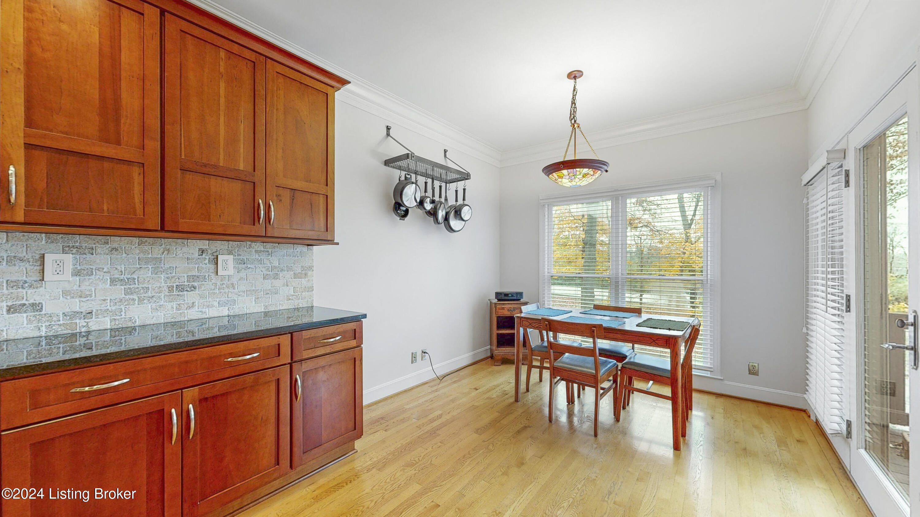 5504 Tecumseh Cir