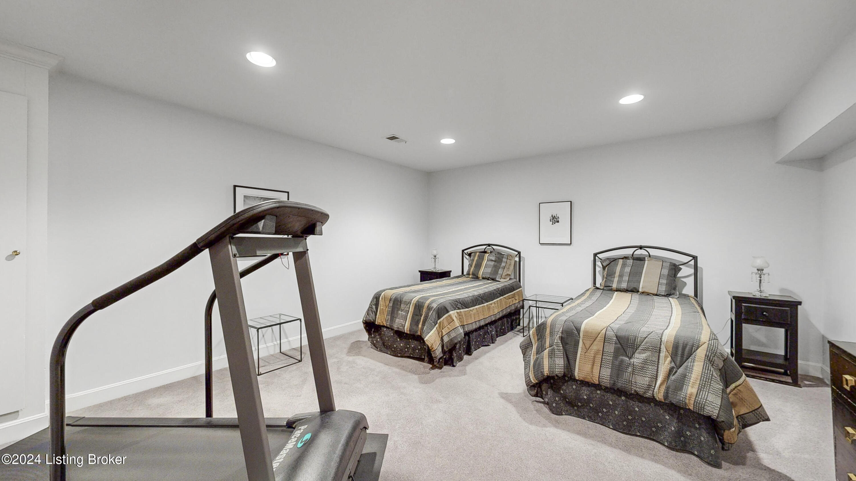 5504 Tecumseh Cir