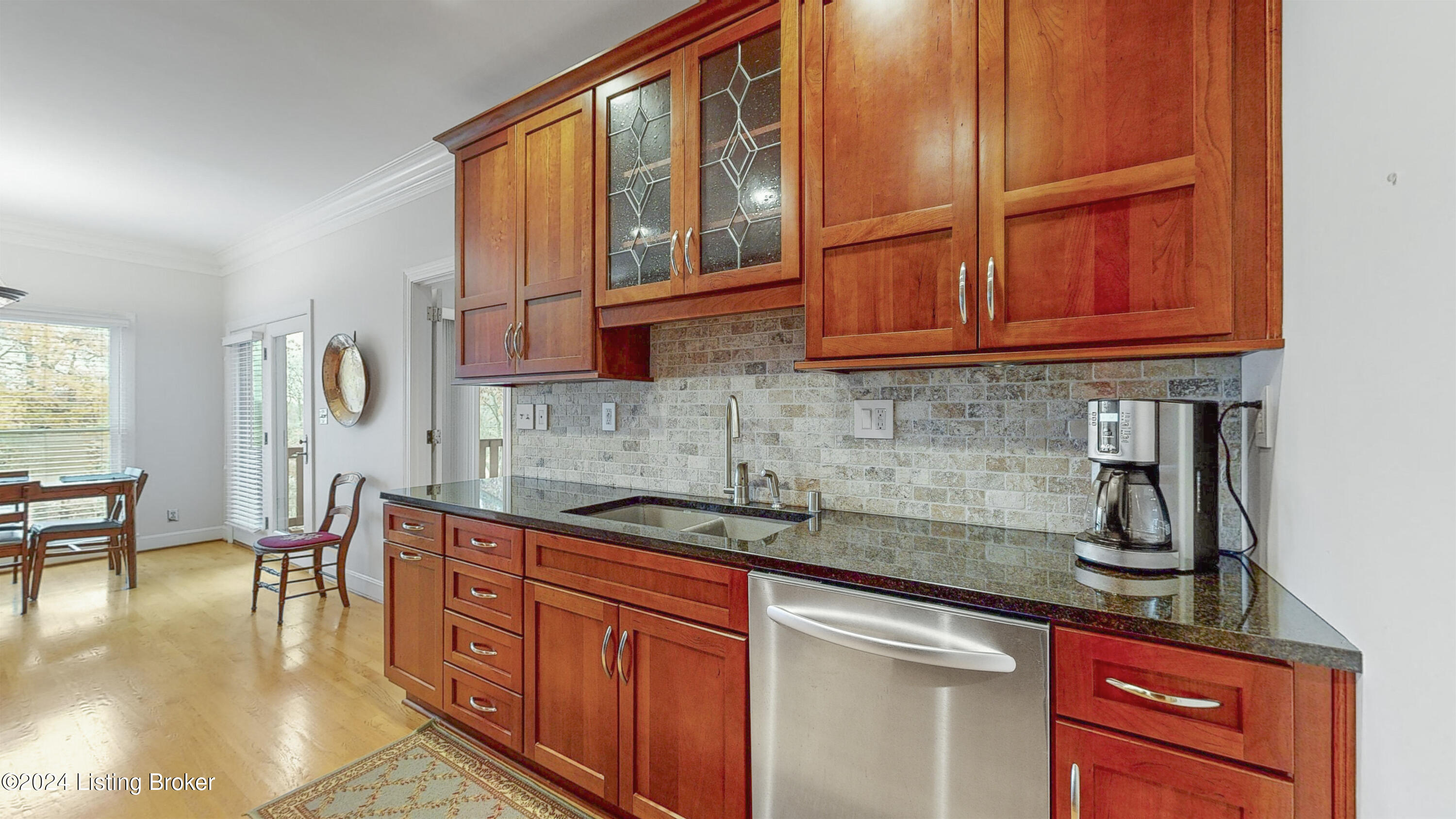 5504 Tecumseh Cir