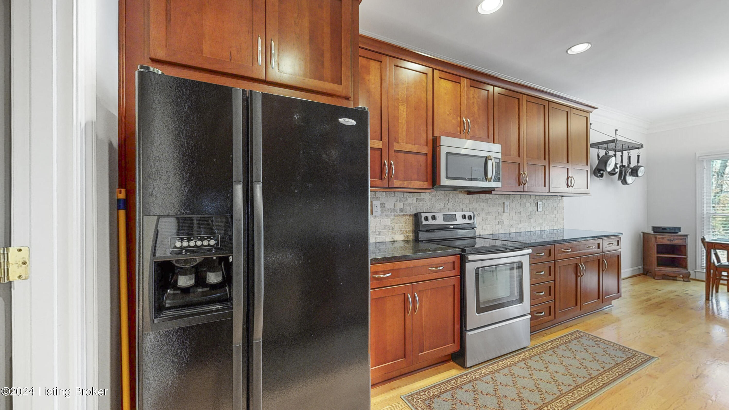 5504 Tecumseh Cir