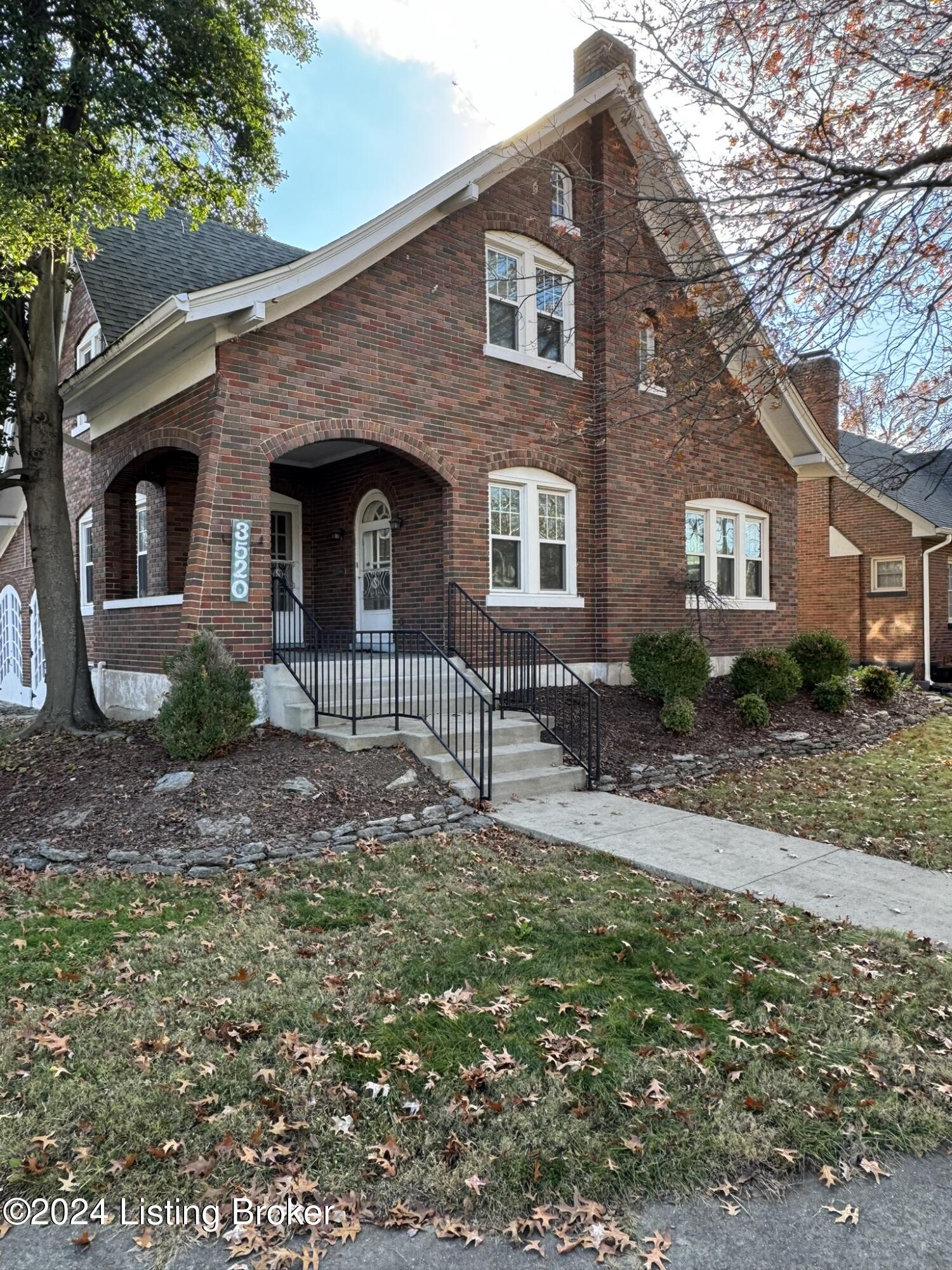 3520 Lexington Rd