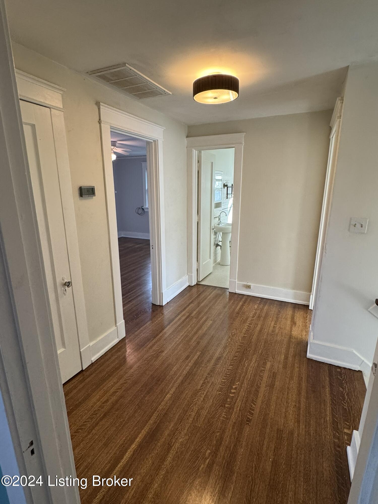 3520 Lexington Rd