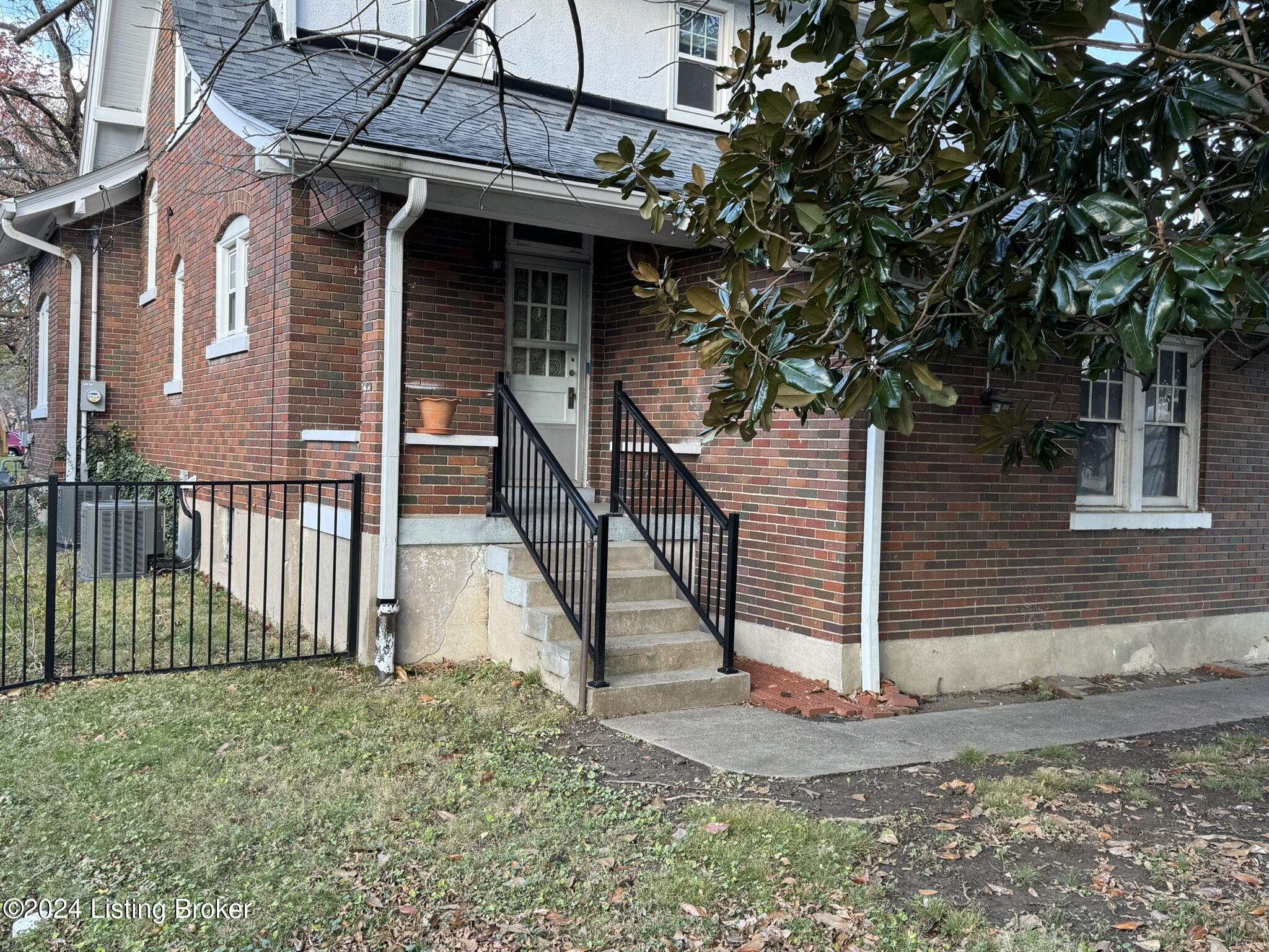 3520 Lexington Rd