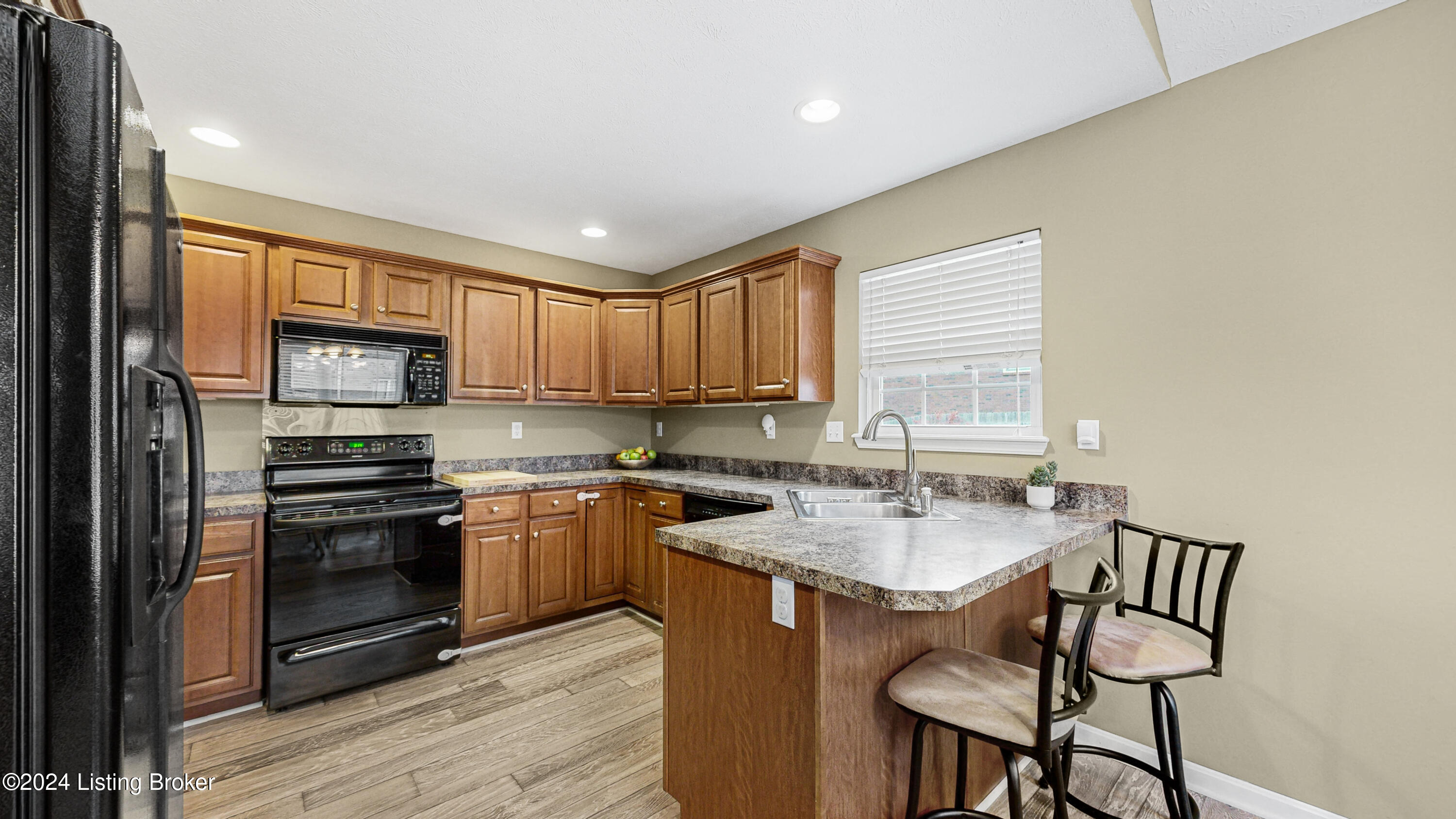 6524 Brook Valley Dr