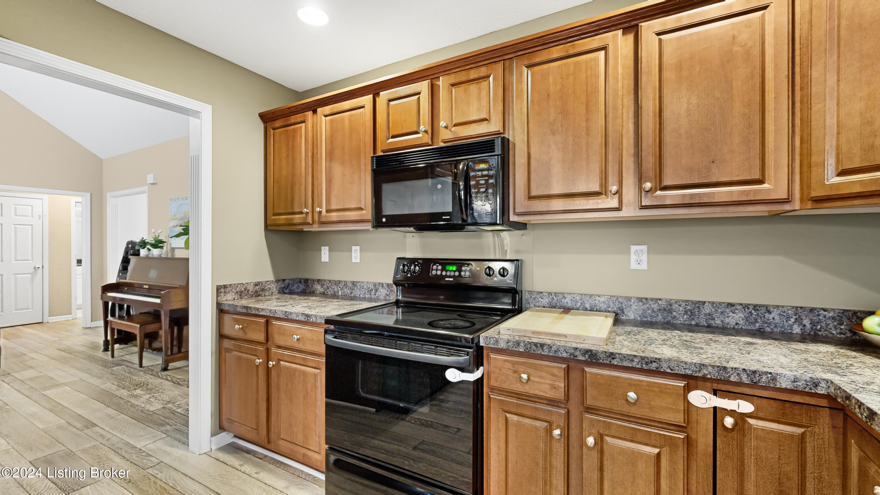 6524 Brook Valley Dr