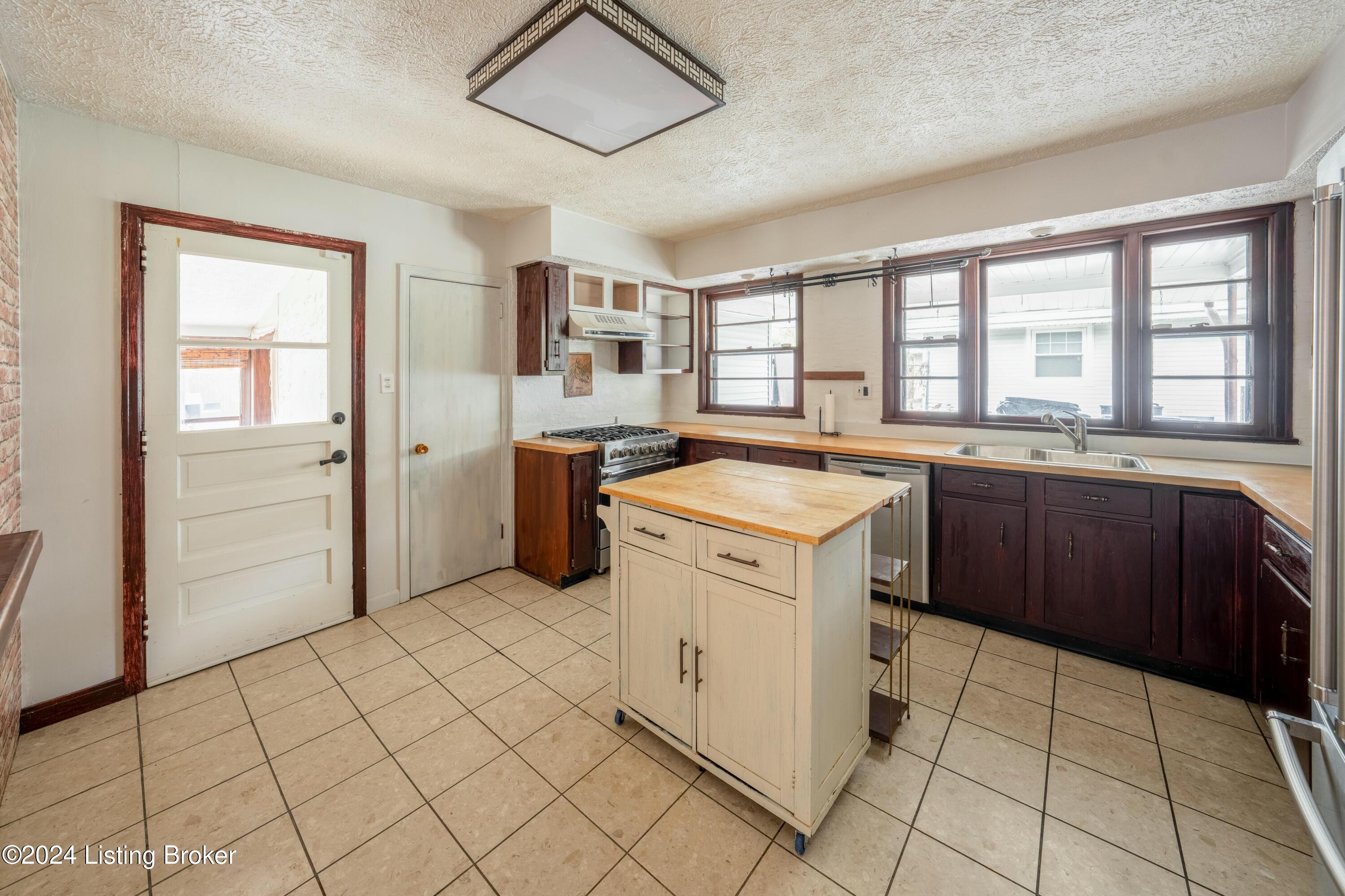 3134 Radiance Rd