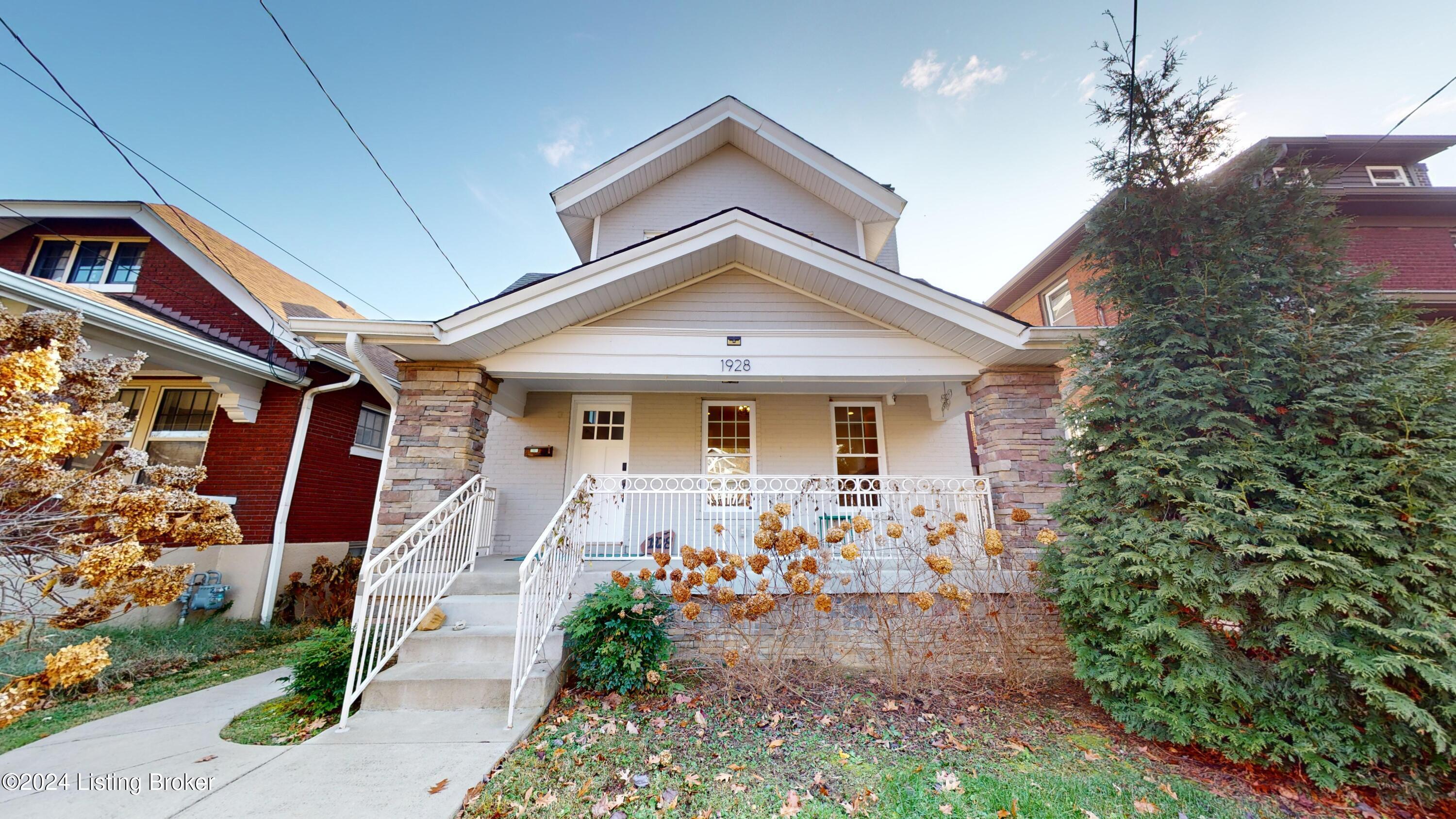 1928 Roanoke Ave