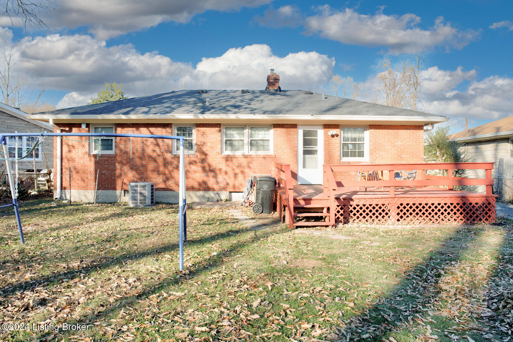 934 Westview Dr
