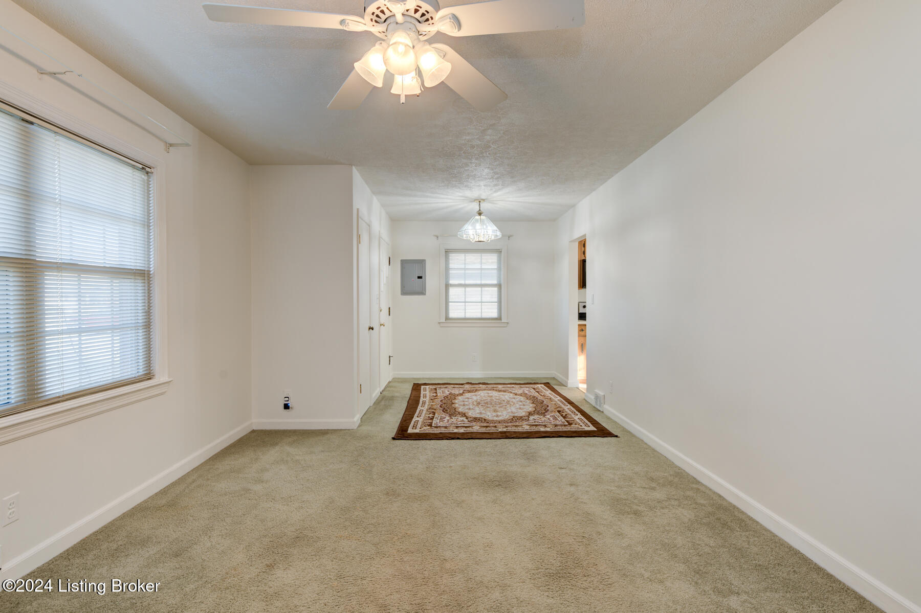 934 Westview Dr