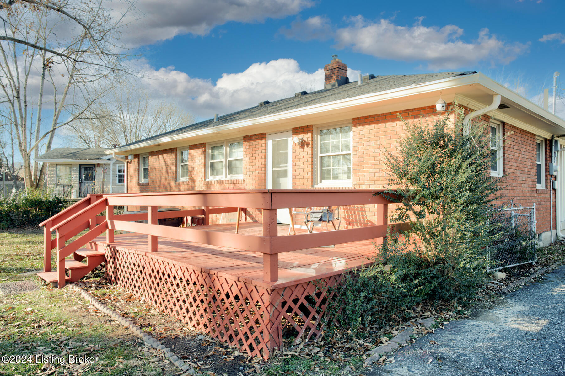 934 Westview Dr