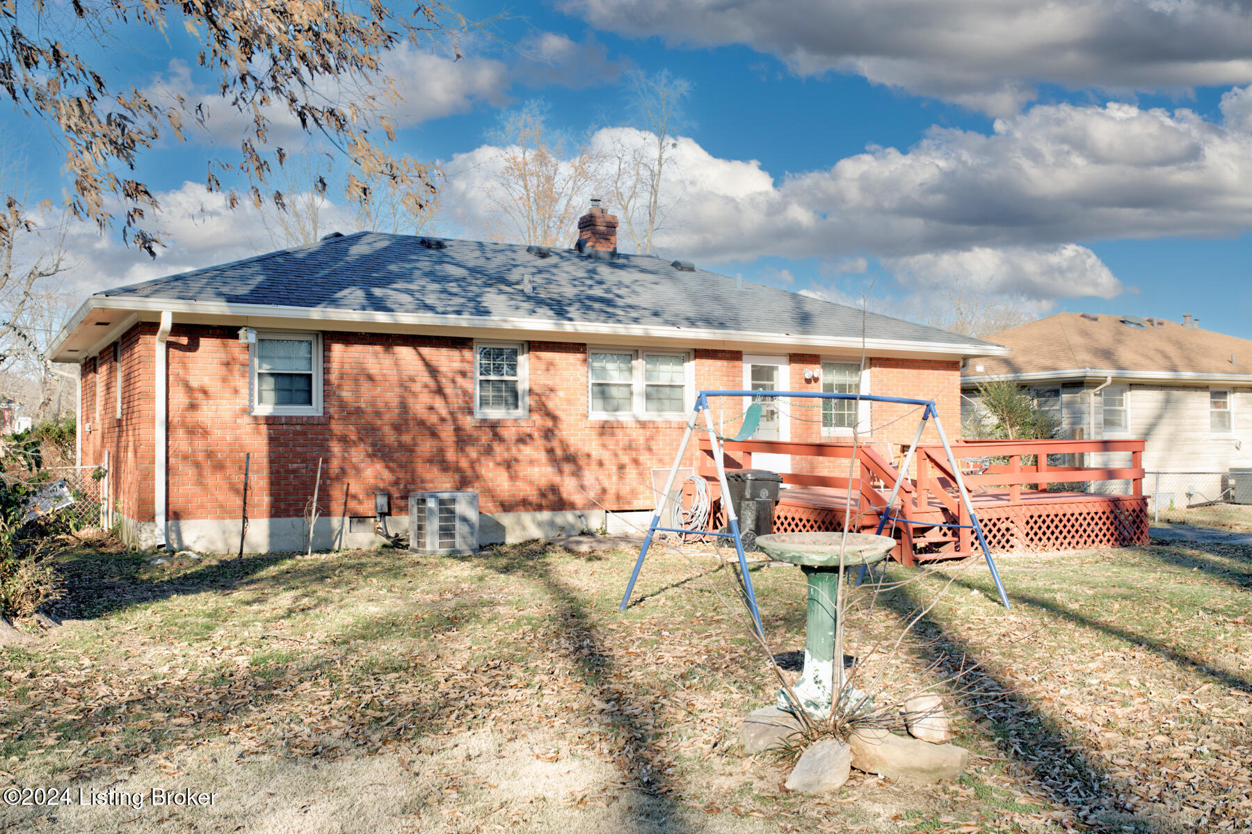 934 Westview Dr