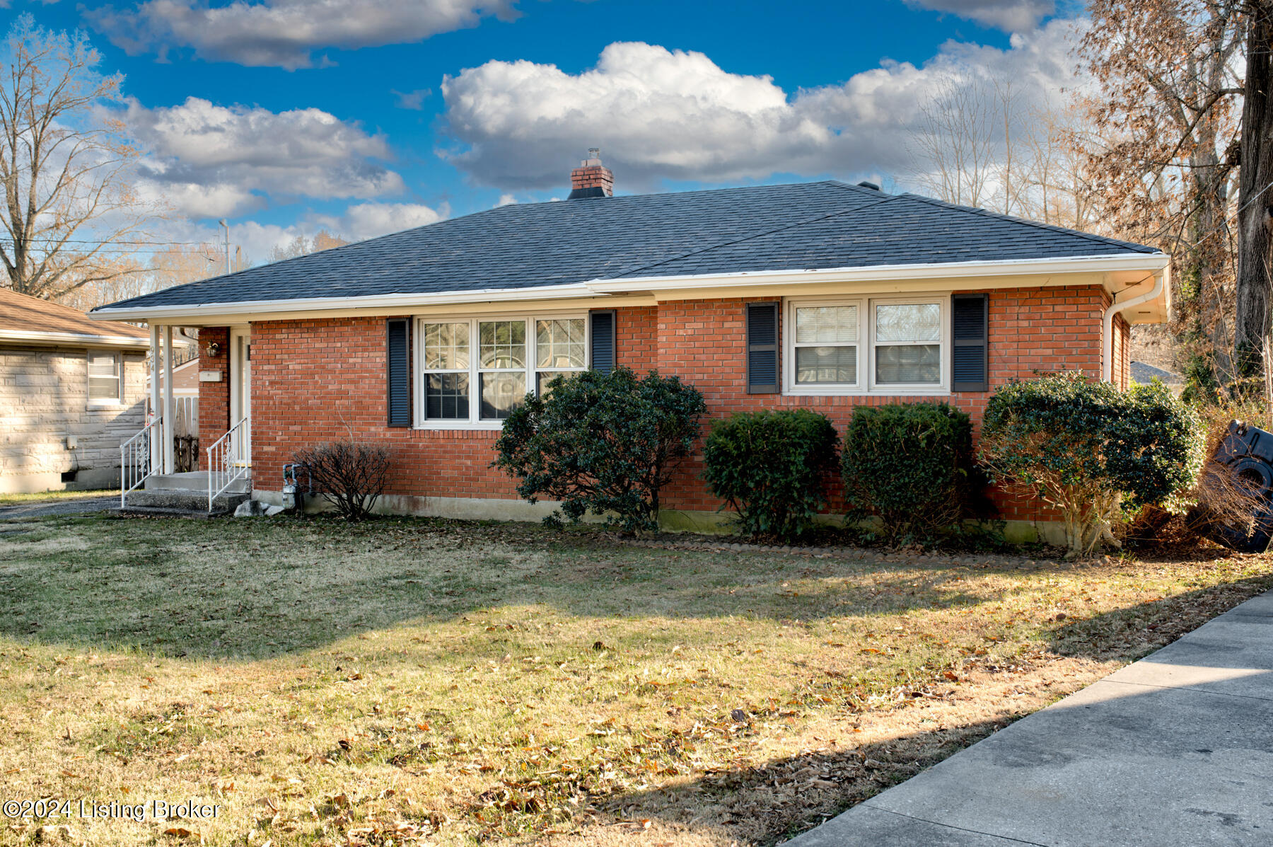 934 Westview Dr