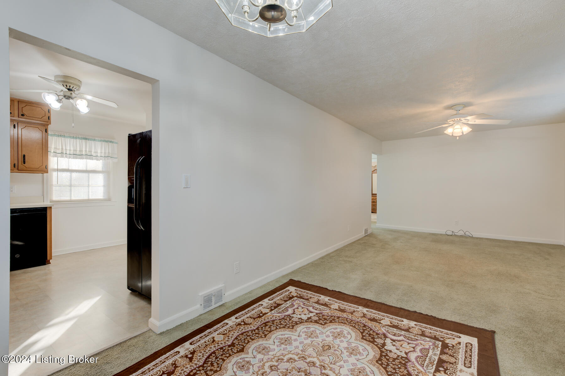 934 Westview Dr