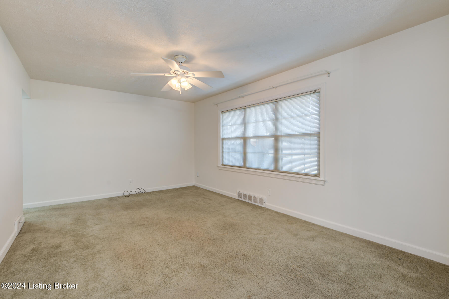 934 Westview Dr