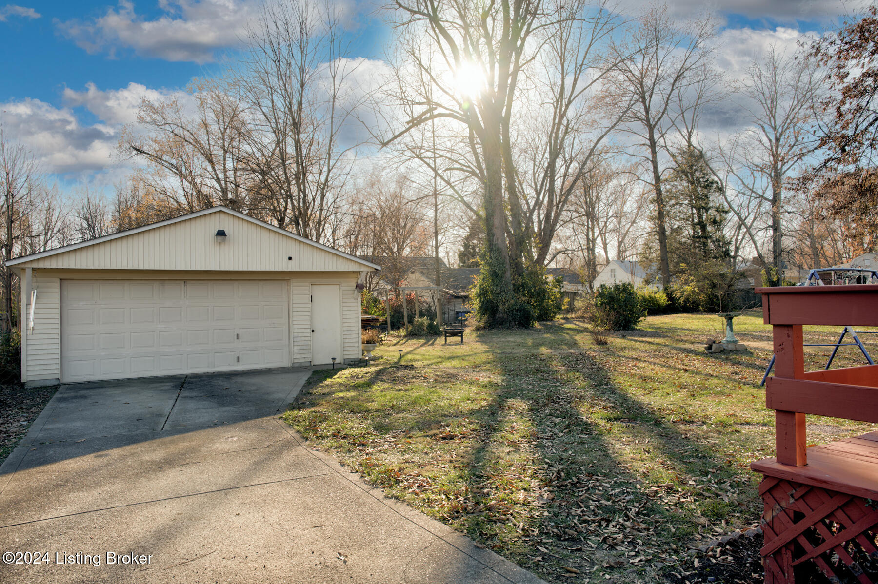 934 Westview Dr
