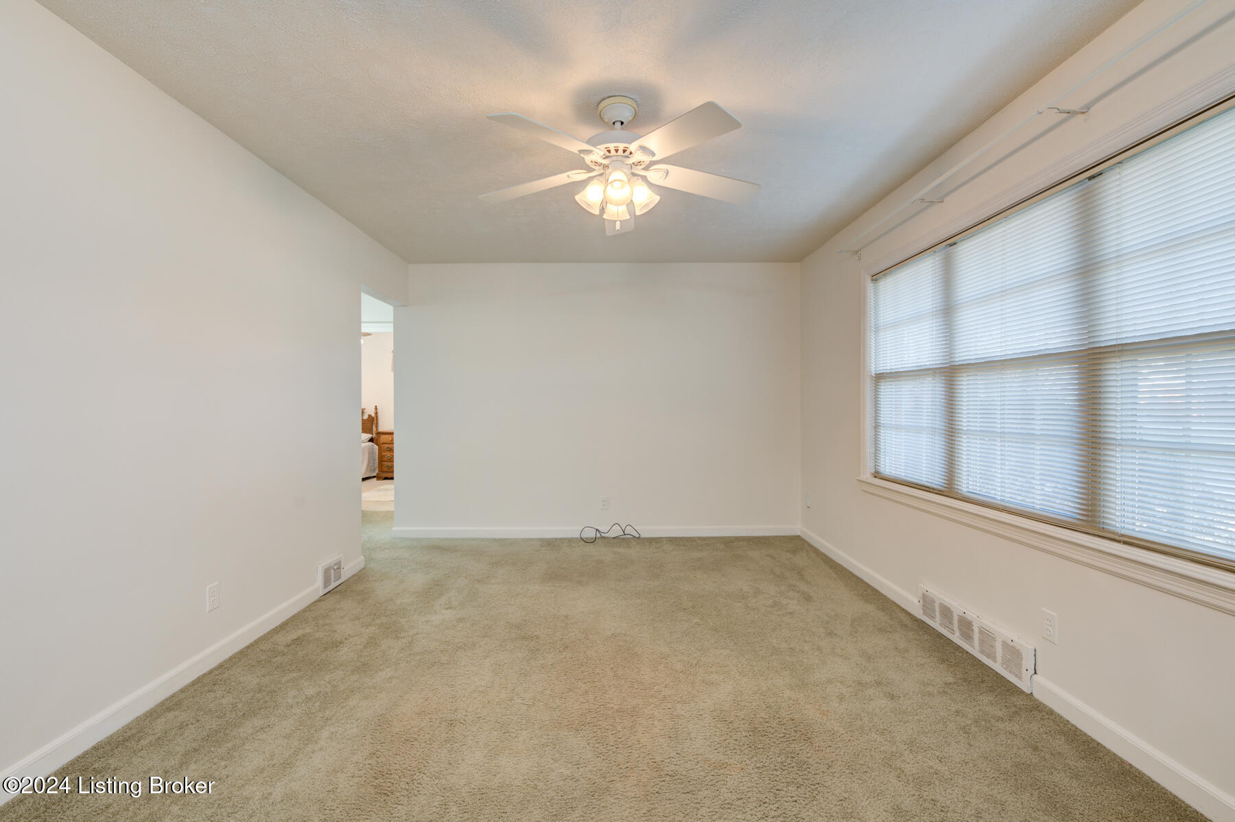 934 Westview Dr