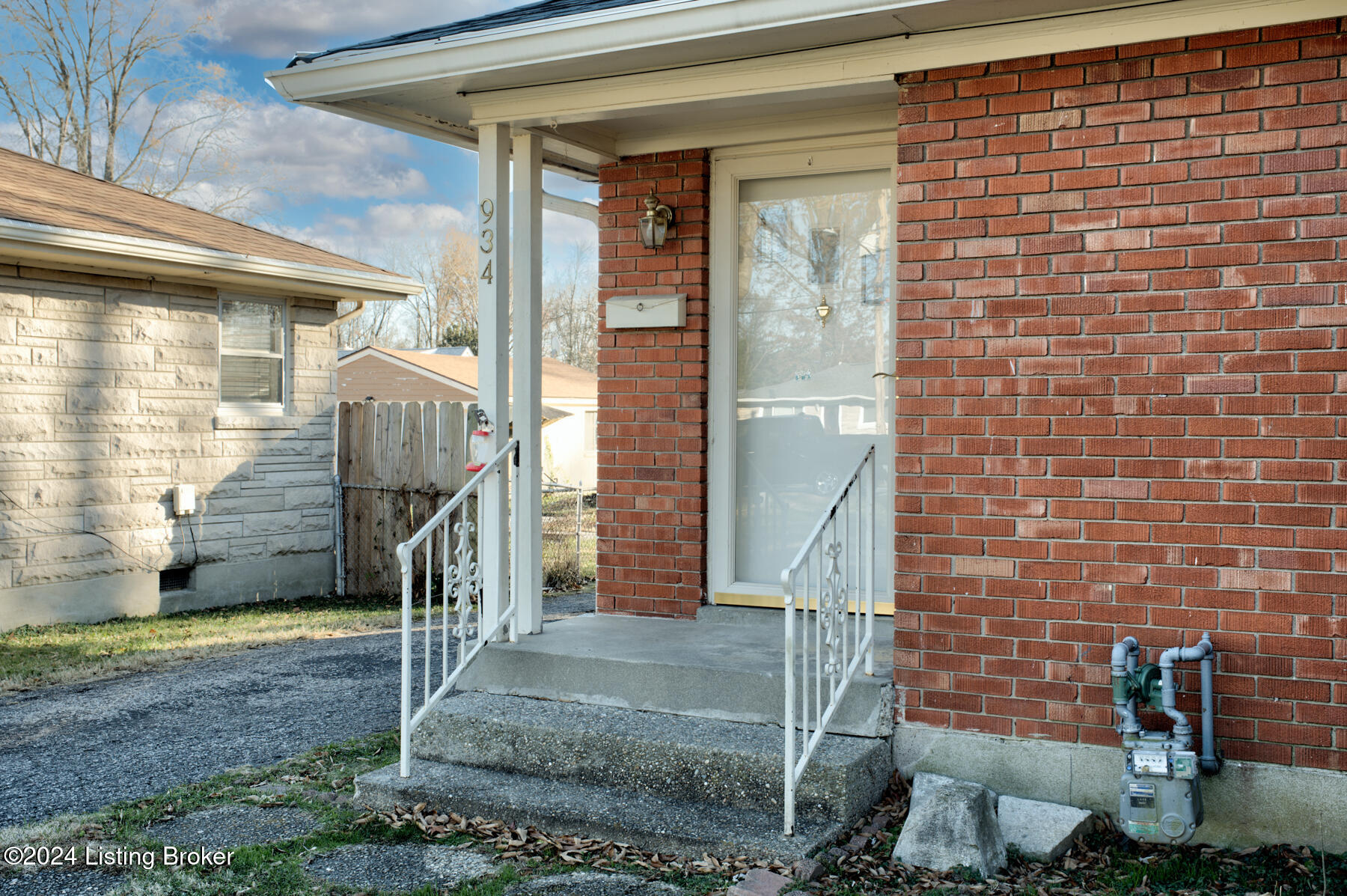 934 Westview Dr