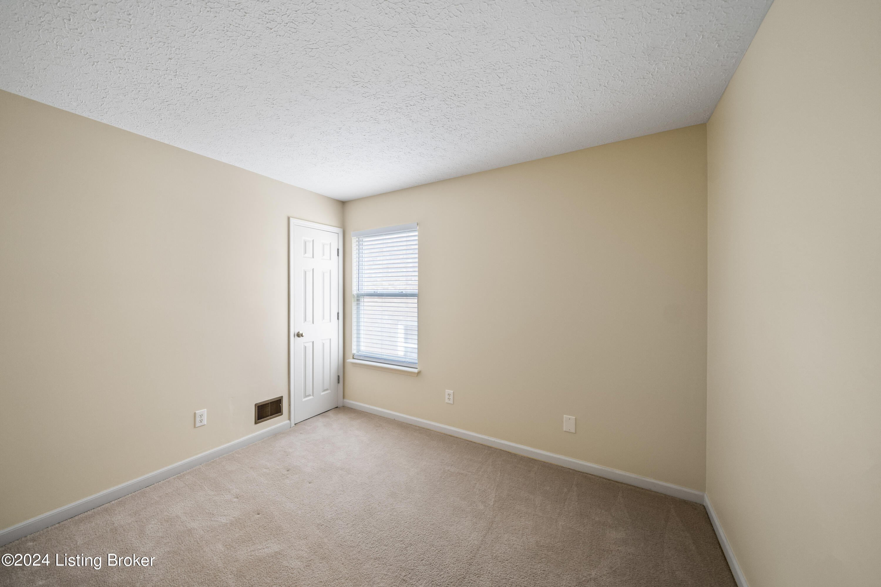 8705 Chelmer Ln
