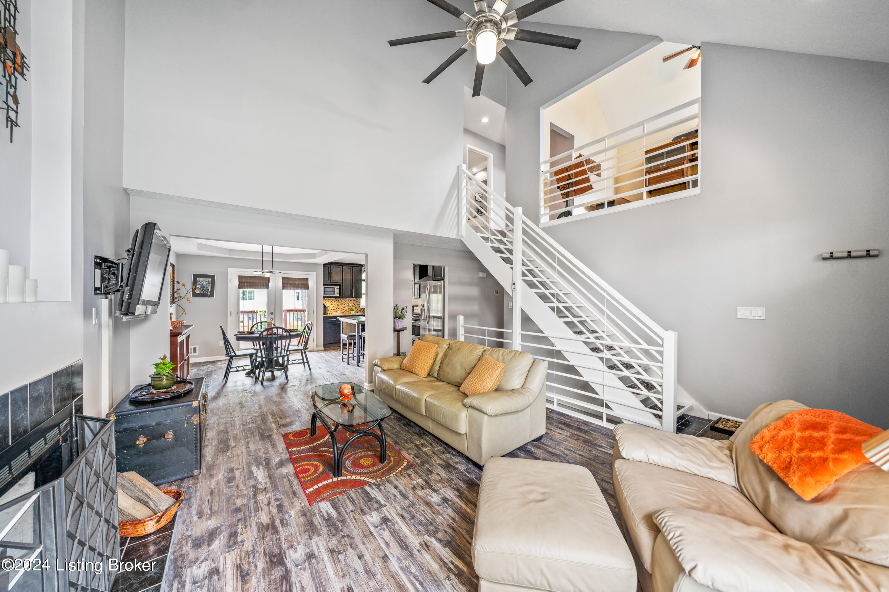 8705 Chelmer Ln