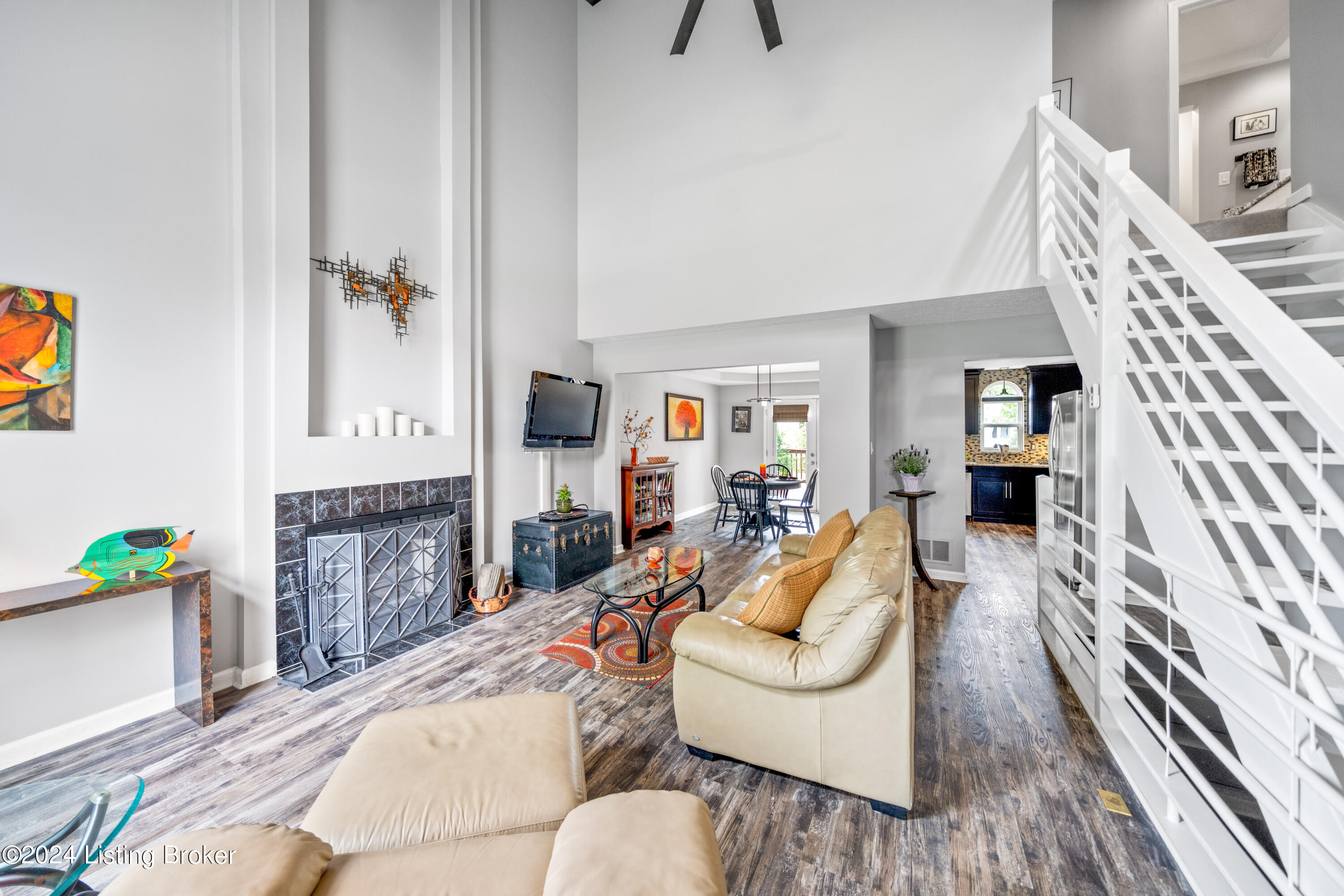 8705 Chelmer Ln