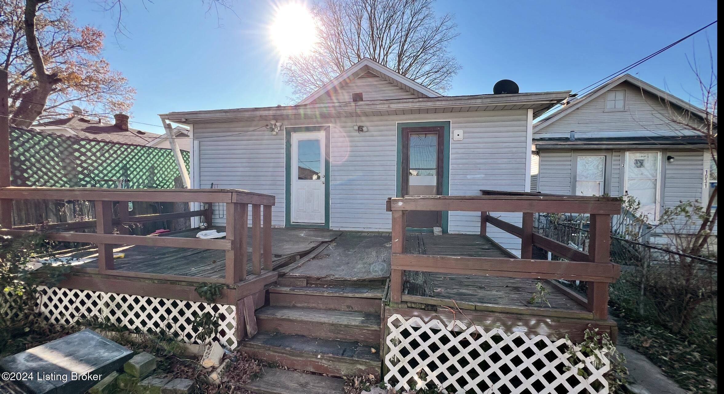 1029 Queen Ave