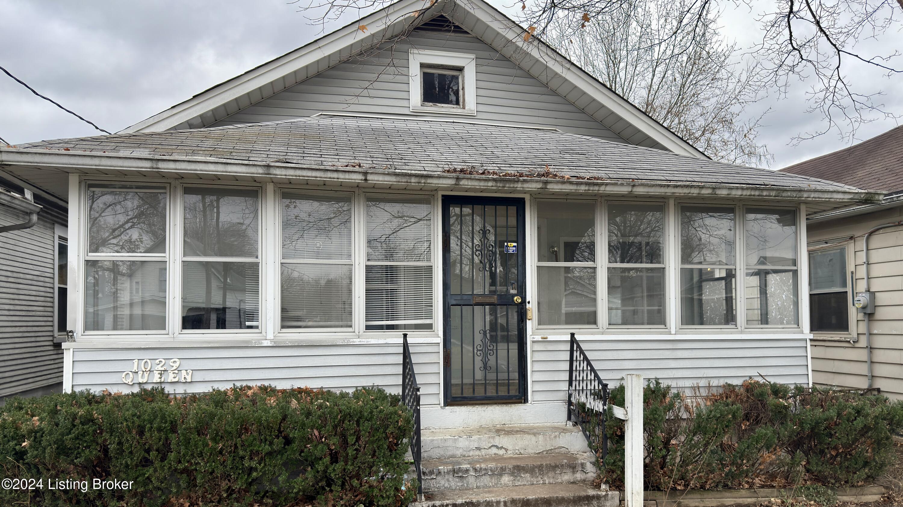 1029 Queen Ave