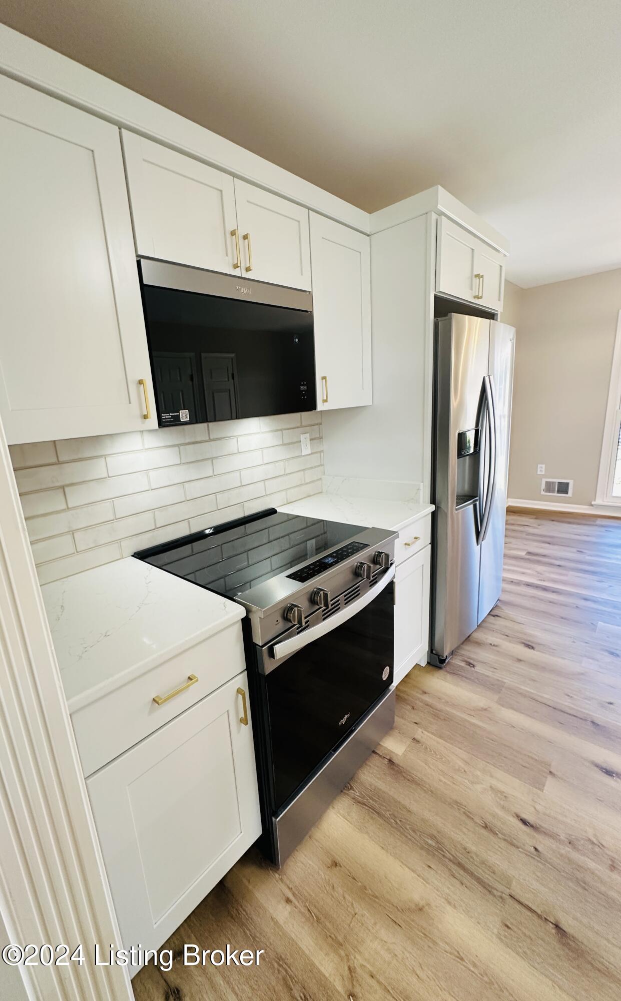 1301 Carlimar Ln