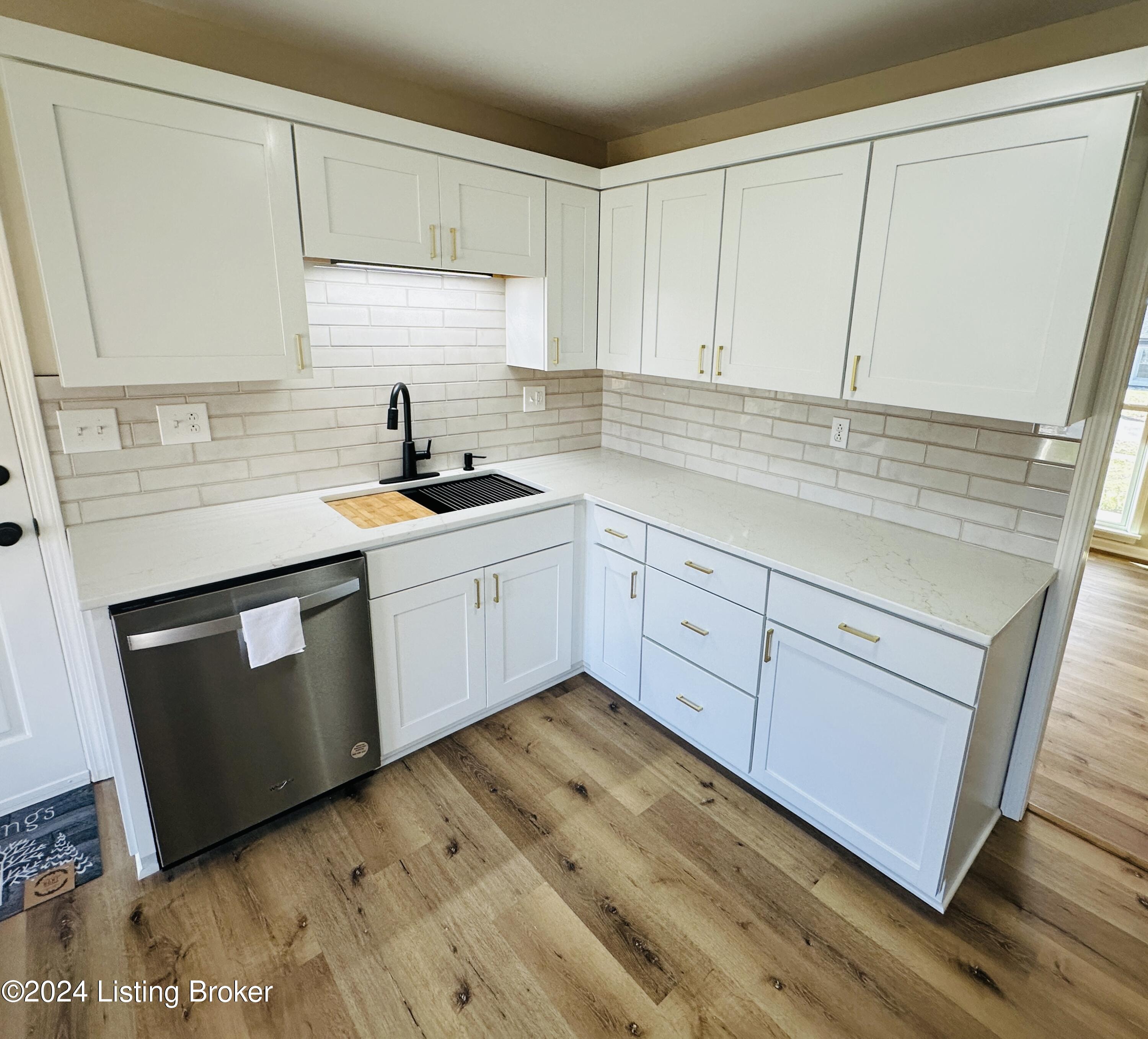 1301 Carlimar Ln