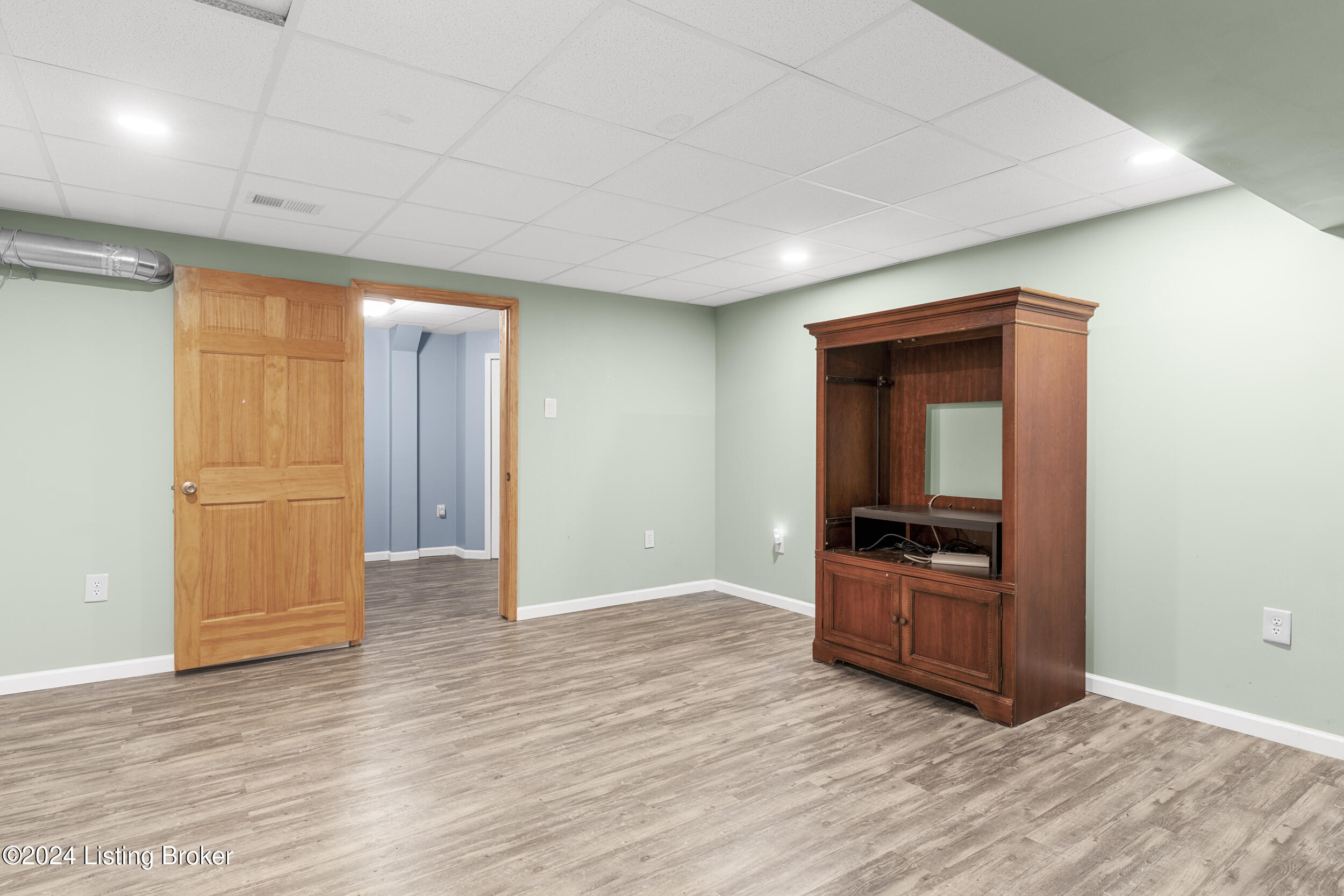 168 Maplewood Dr