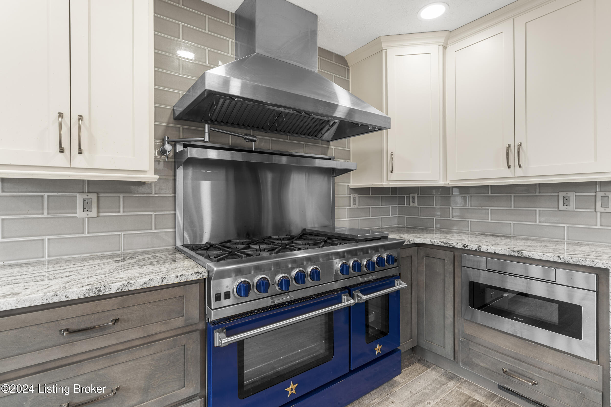 168 Maplewood Dr