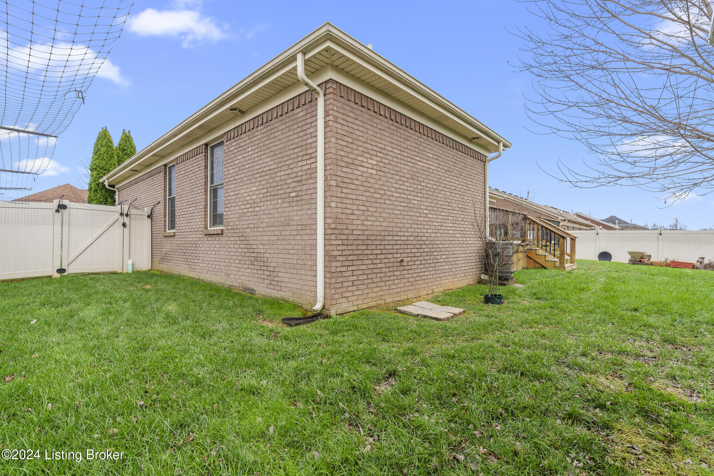 168 Maplewood Dr