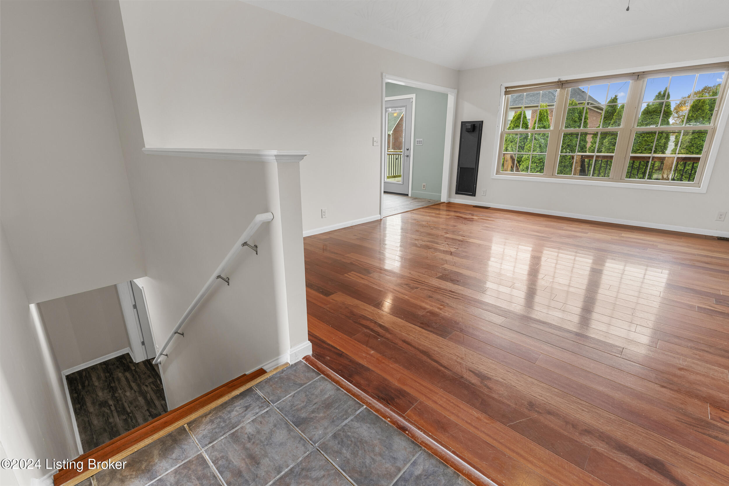 168 Maplewood Dr