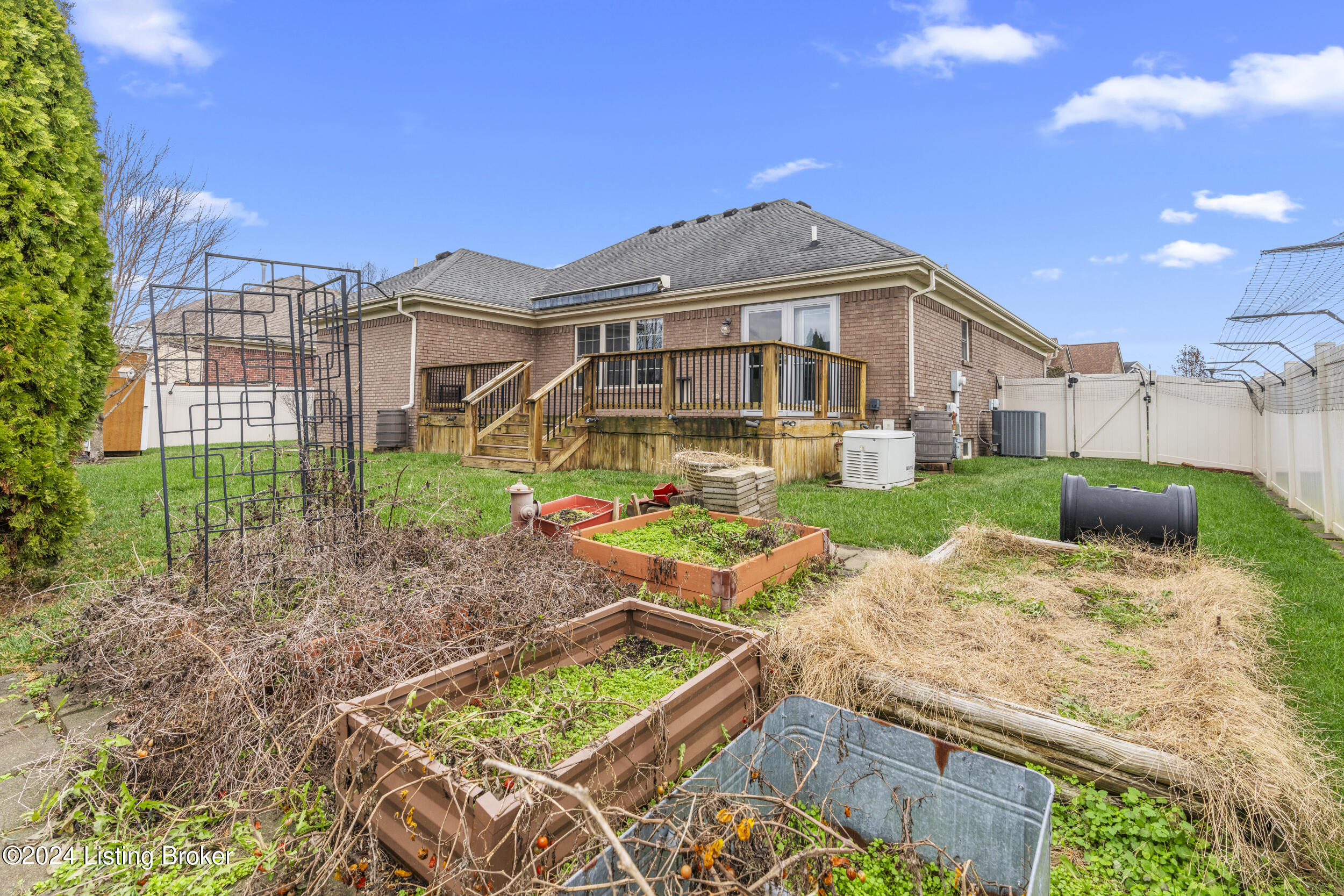 168 Maplewood Dr